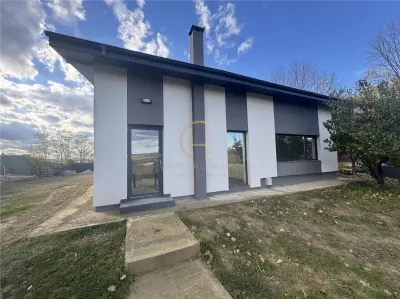 Vila single, arhitectura moderna, 1500 mp teren, beci - foto 3