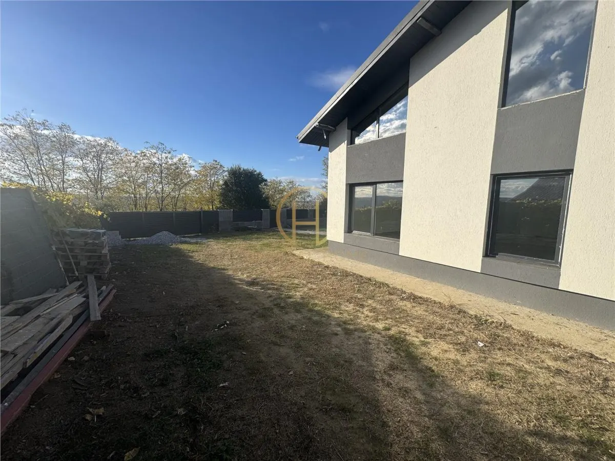 Vila single, arhitectura moderna, 1500 mp teren, beci - foto 4