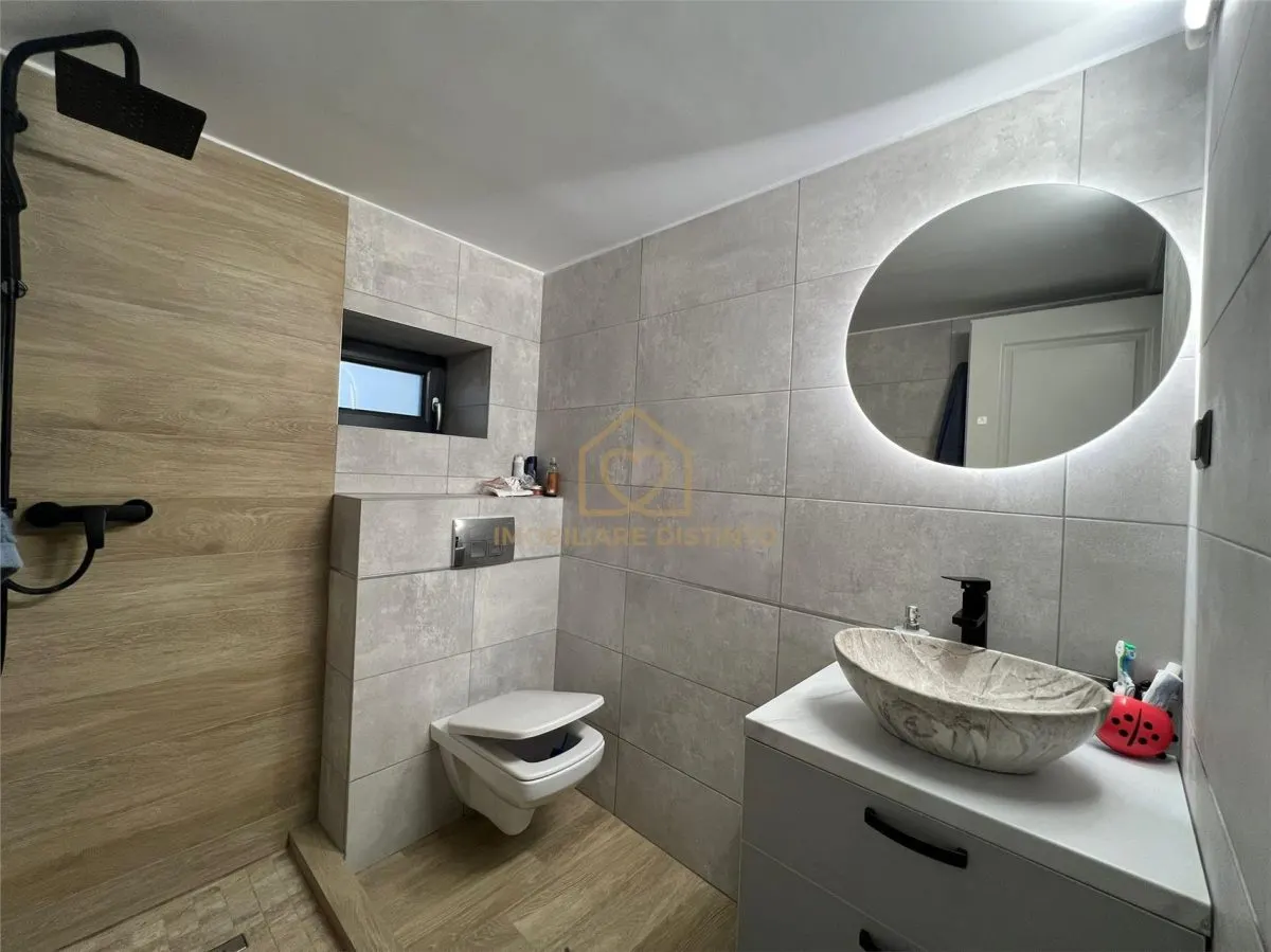 Casa de vanzare cu 5 dormitoare recent renovata - foto 10