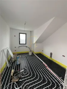 Cas? 5 camere 166 mp utili, 400 mp teren - foto 14