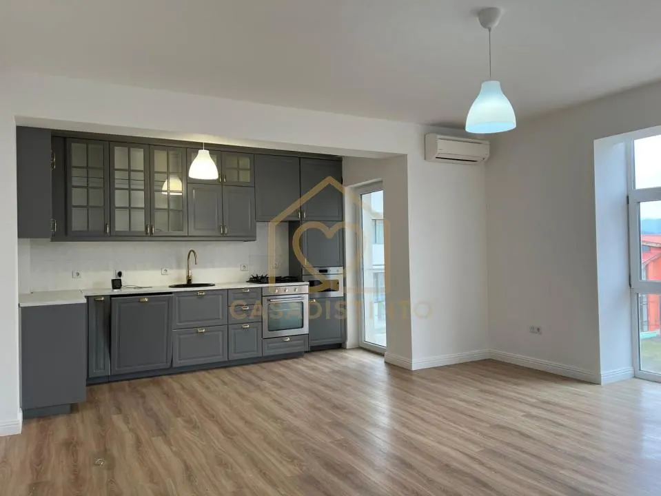 Apartament 3 camere de vanzare in complex cu piscina - foto 1