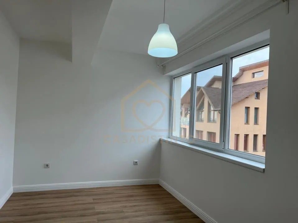 Apartament 3 camere de vanzare in complex cu piscina - foto 2