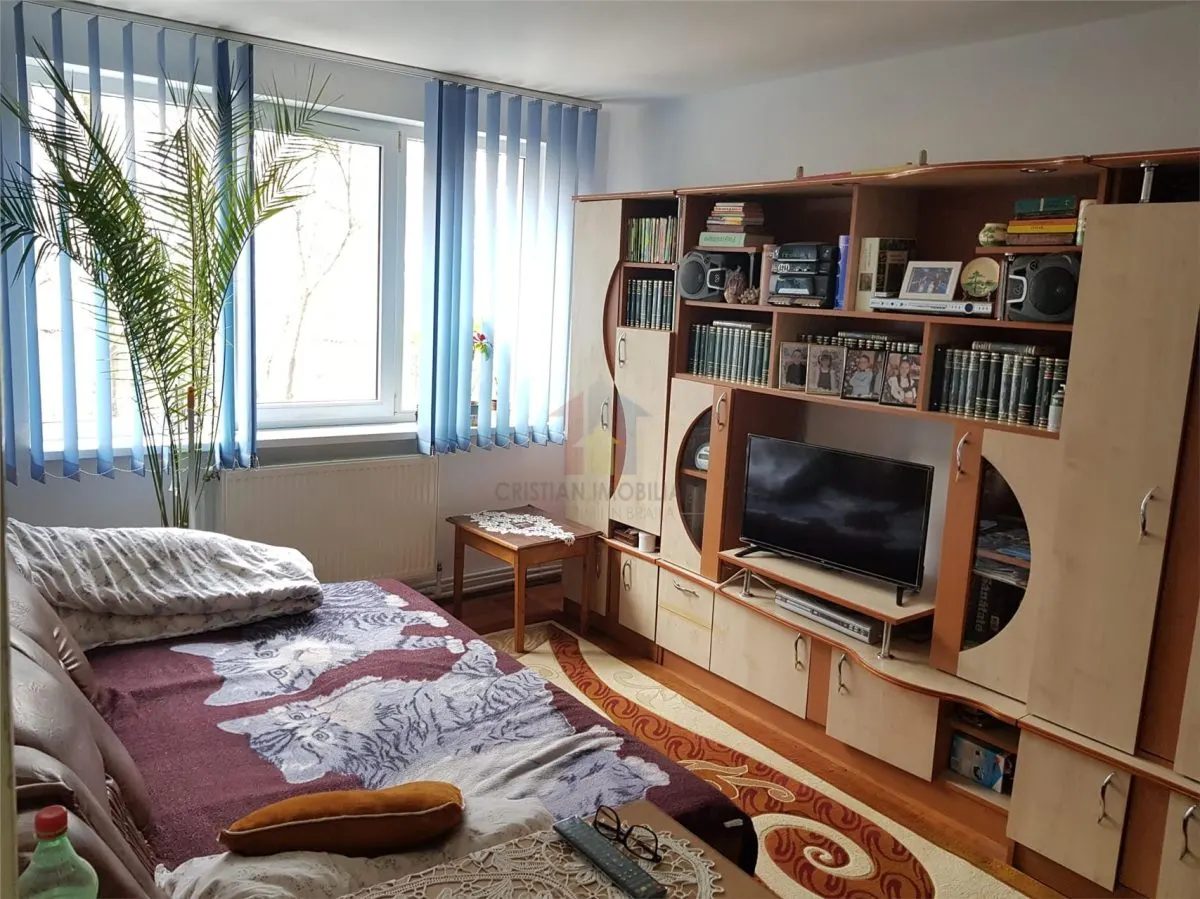2 camere confort 1 Hipodrom parter cu balcon - foto 2