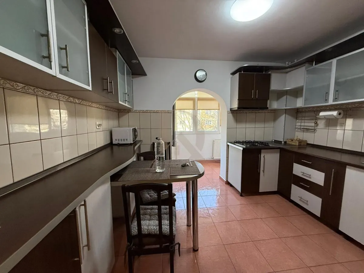 Apartament 3 camere Nicolina Prima Statie , etaj 2 - foto 12