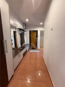 Apartament 3 camere Nicolina Prima Statie , etaj 2 - foto 16