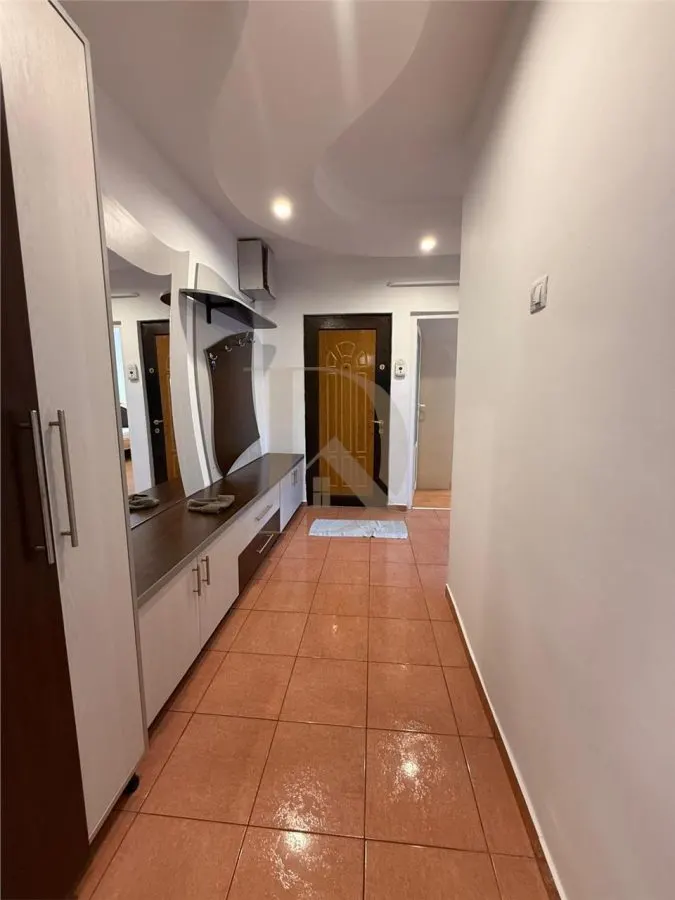 Apartament 3 camere Nicolina Prima Statie , etaj 2 - foto 16