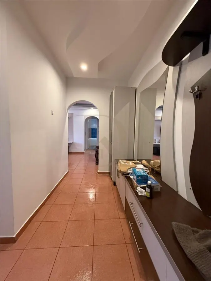 Apartament 3 camere Nicolina Prima Statie , etaj 2 - foto 8