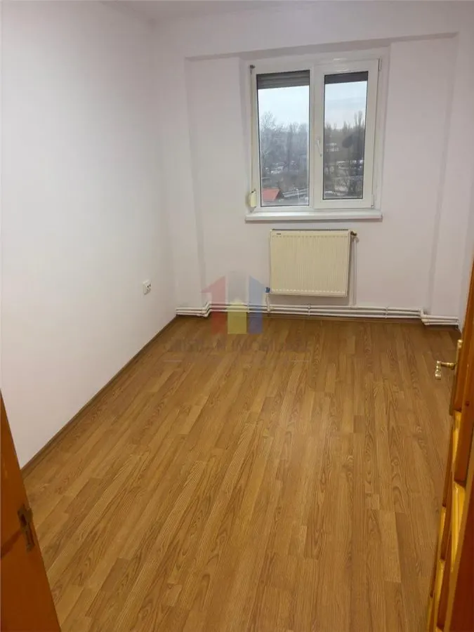 3 camere Renovat, confort 1 decomandat, etaj intermediar, Viziru 3 - foto 4