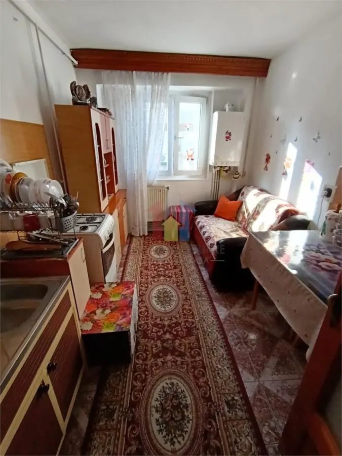 SPATIOS! Apartament 4 Camere, Decomandat, ETAJ 1, Obor - foto 1