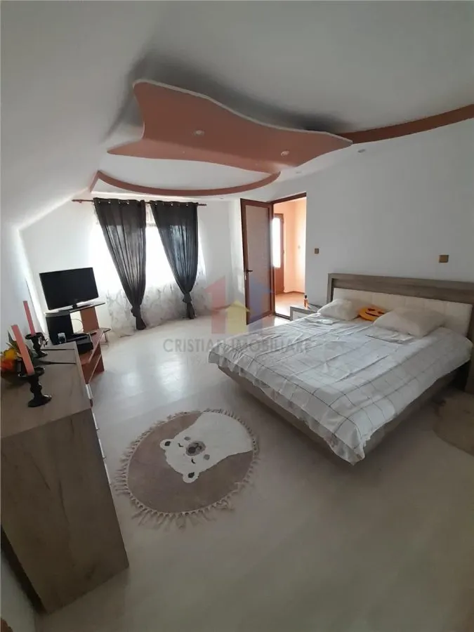 Vila P+1, constructie 2013, teren 700 mp, la 50Km de Braila - foto 19