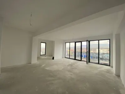 APARTAMENT 4 CAMERE | DECOMANDAT | ZONA RESTAURANT GIULIA - foto 4