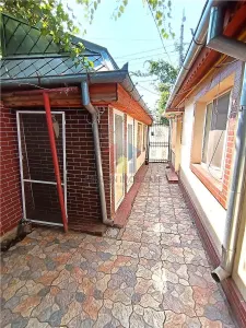 Casa cu teren 176 mp, 5 camere, Pretabila 2 Familii, Bld Dorobantilor - foto 2
