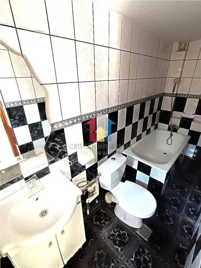 Casa cu teren 176 mp, 5 camere, Pretabila 2 Familii, Bld Dorobantilor - foto 15