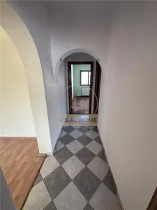 Apartament 3 camere etaj 1 rond Podu Ros - foto 5