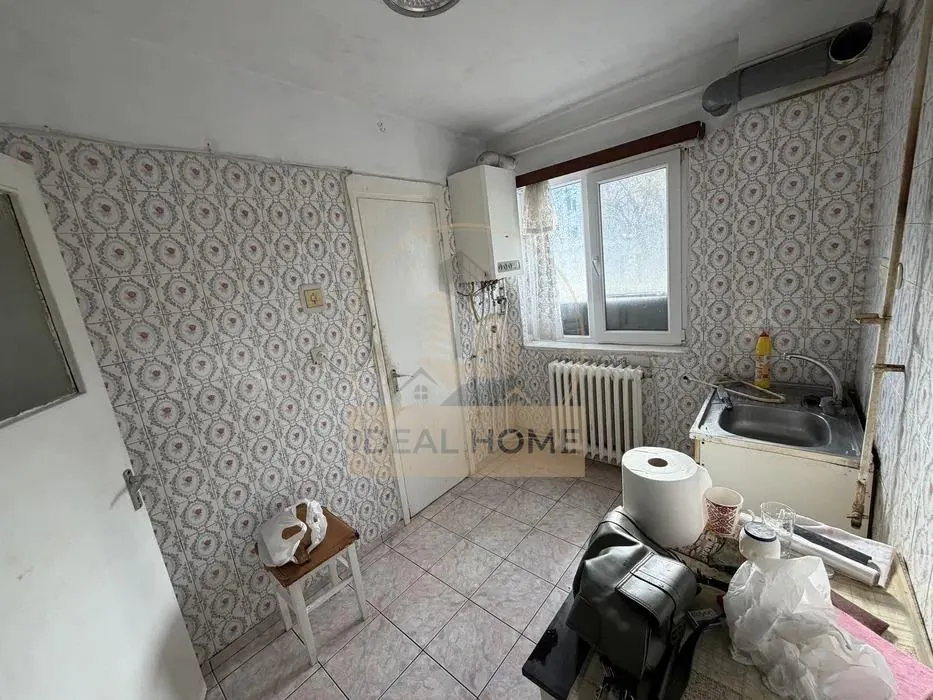 Apartament 3 camere decomandat Podu De Piatra - foto 2