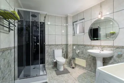 Vila S+P+M cu 3 dormitoare, Oradea, Cartier Iosia - foto 12