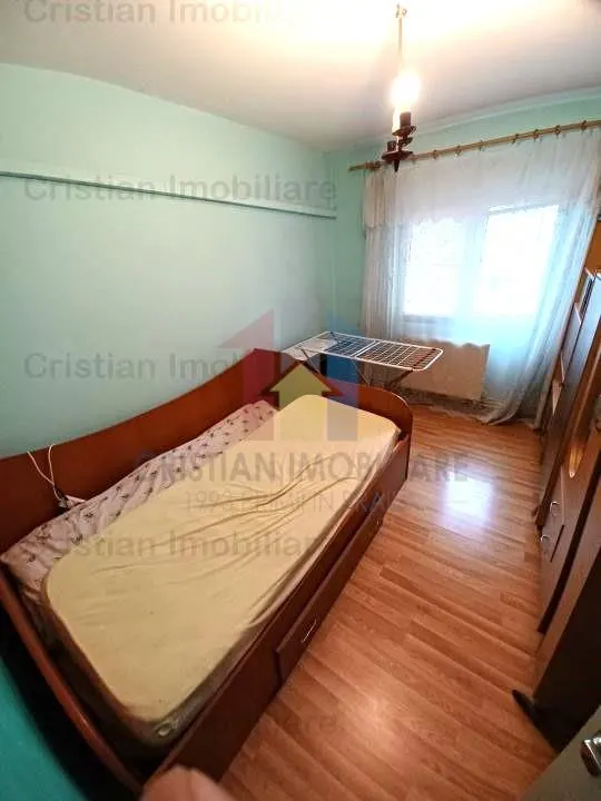 ETAJ 2, apartament 3 camere, zona Buzaului - foto 5
