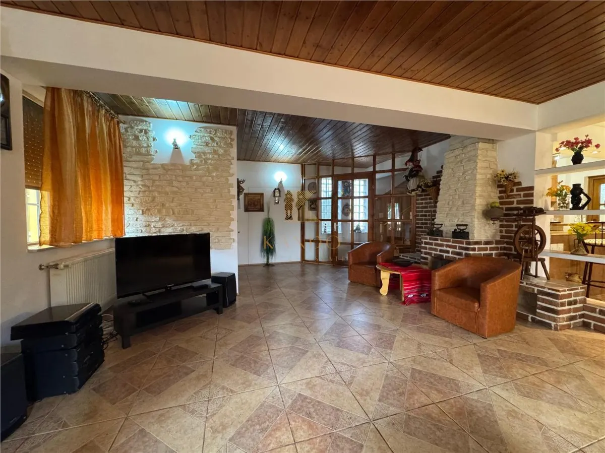Refugiu de vis in Busteni â€“ casa cocheta cu teren generos si priveliste spectaculoasa - foto 4