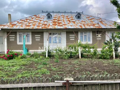 Casa la tara si teren intravilan, in sat Carja, jud Vaslui - Carja