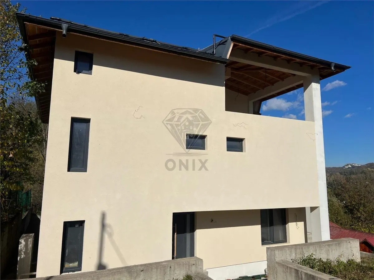 Pensiune noua de vanzare in Slanic Prahova â€“ 400 mp utili, zona centrala, ideala pentru investitie - foto 1