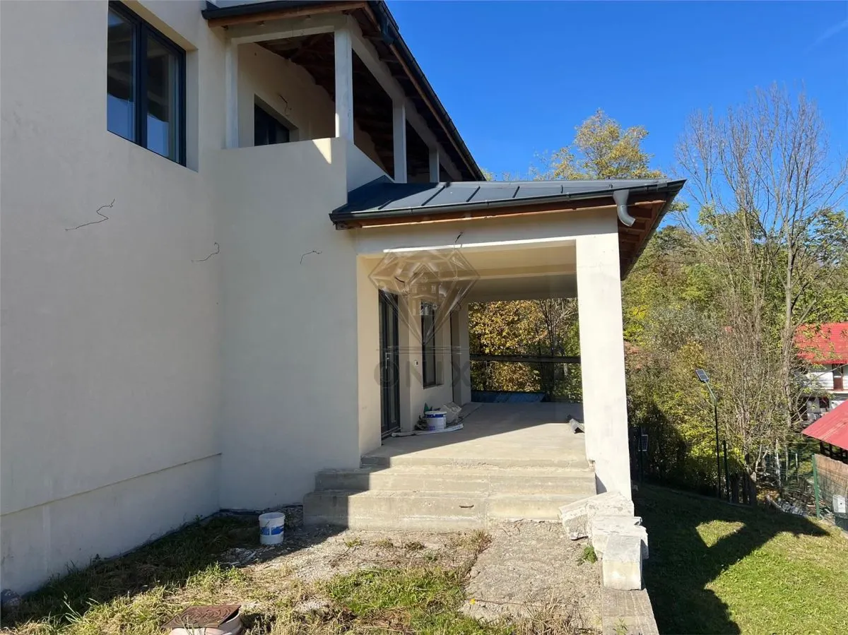 Pensiune noua de vanzare in Slanic Prahova â€“ 400 mp utili, zona centrala, ideala pentru investitie - foto 3
