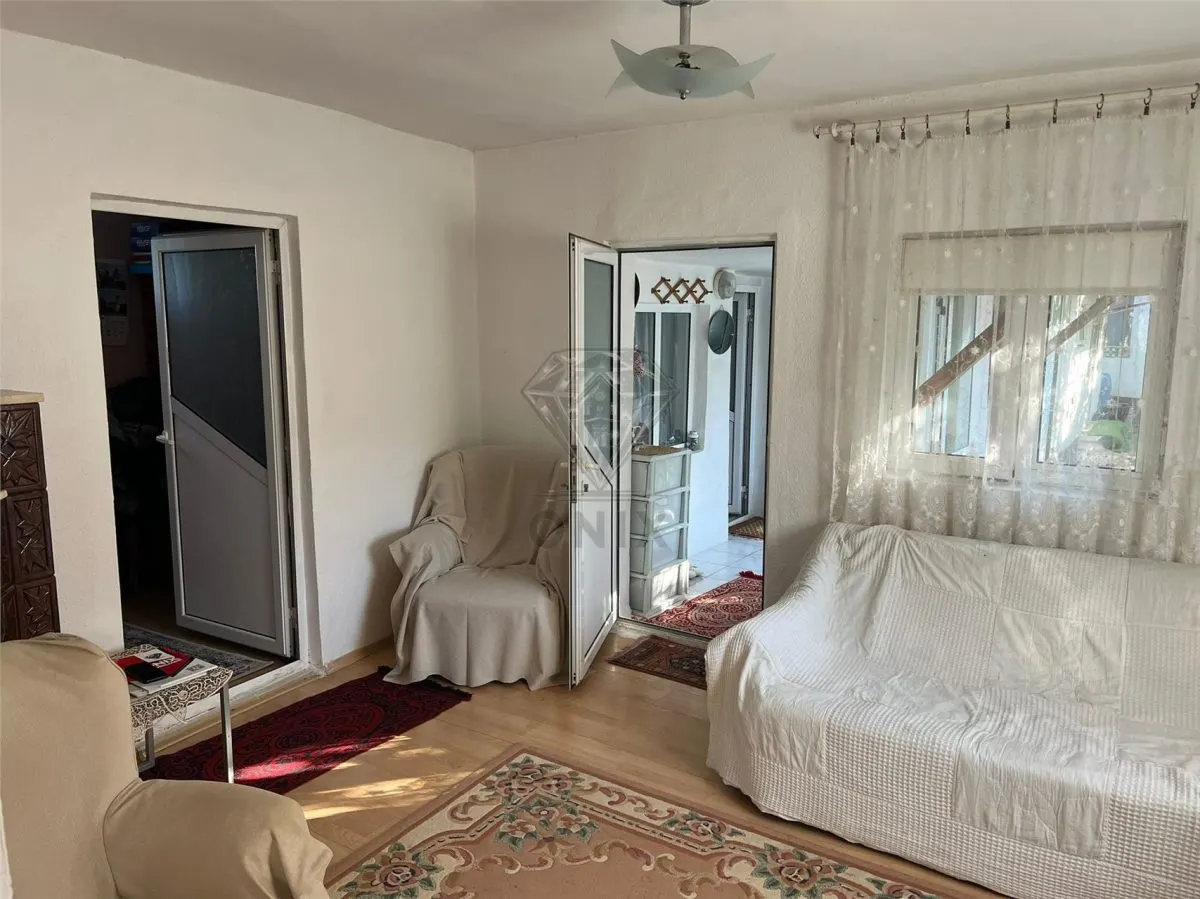 Casa de vanzare in Cocorastii Caplii la 7 KM de Campina - foto 7