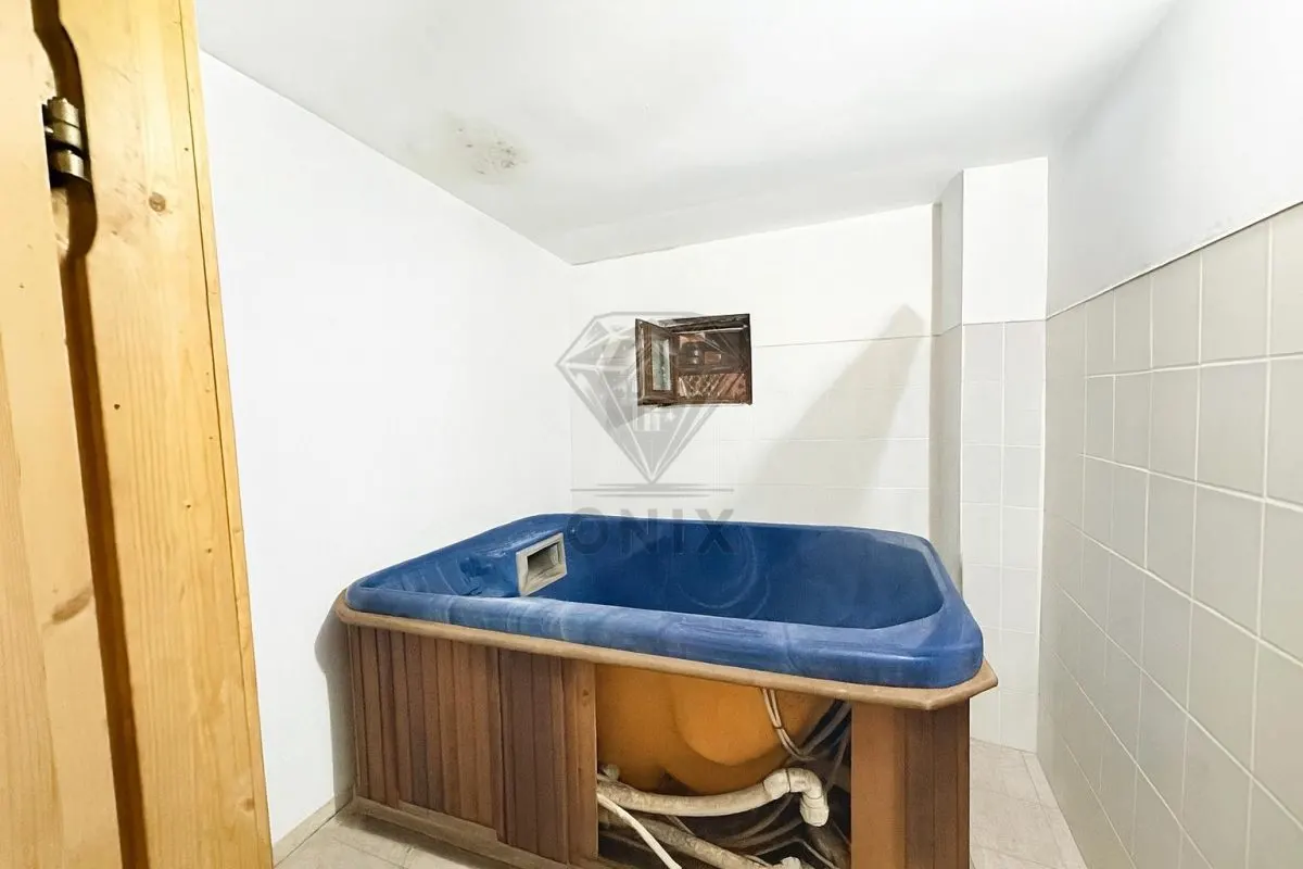 Casa si teren 3567 mp cu piscina, livada si helesteu â€“ Corlatesti - foto 12