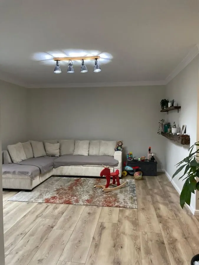 Apartament 2 camere Tractorul,mobilat,parcare,gradina,135000 Euro neg - foto 1