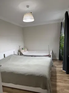 Apartament 2 camere Tractorul,mobilat,parcare,gradina,135000 Euro neg - foto 2