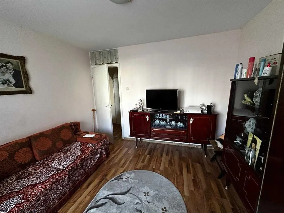 Apartament 3 camere parter Tractorul-Cerna,122500 Euro - foto 2