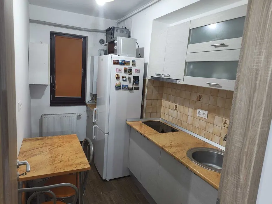 Apartament 2 camere zona Tractorul-Coresi,mobilat,parcare,127500 Euro - foto 5