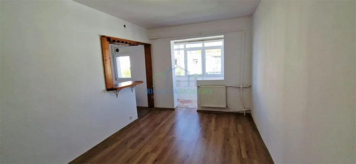 APARTAMENT 3 CAMERE Craiovita, zona Orizont - foto 2