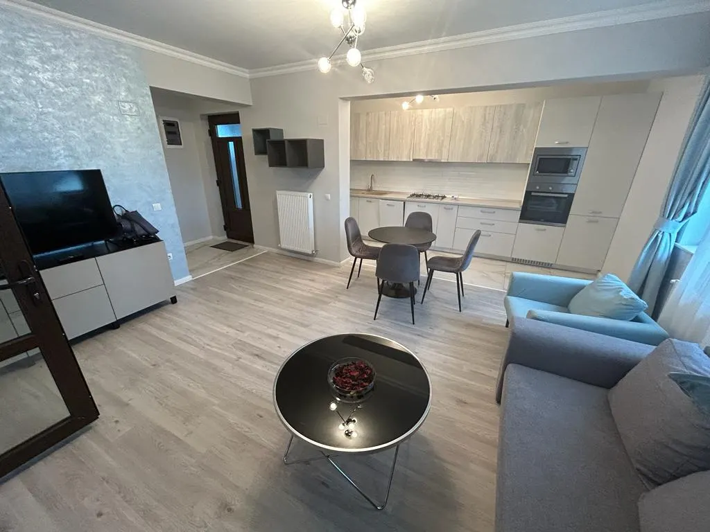 Inchiere apartament 3 camere Ploiesti, zona Albert - foto 1