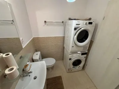 Inchiriere apartament 2 camere, bloc nou, zona Centrala - foto 22