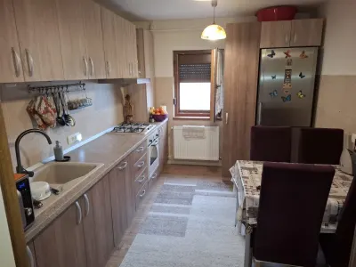 3 CAMERE TRACTORUL - foto 1
