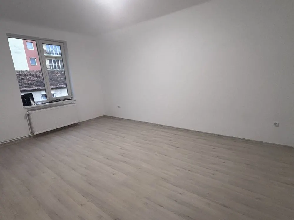 2 camere Avram Iancu,renovat lux,125000 Euro - foto 2