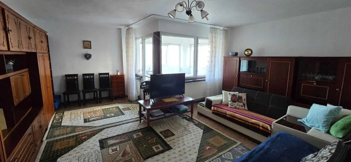 Apartament 3 camere,decomandat,2 balcoane,159000 Euro neg - foto 1
