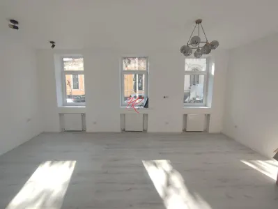 Vanzare garsoniera renovata 2025, in Vila, Mantuleasa - foto 3