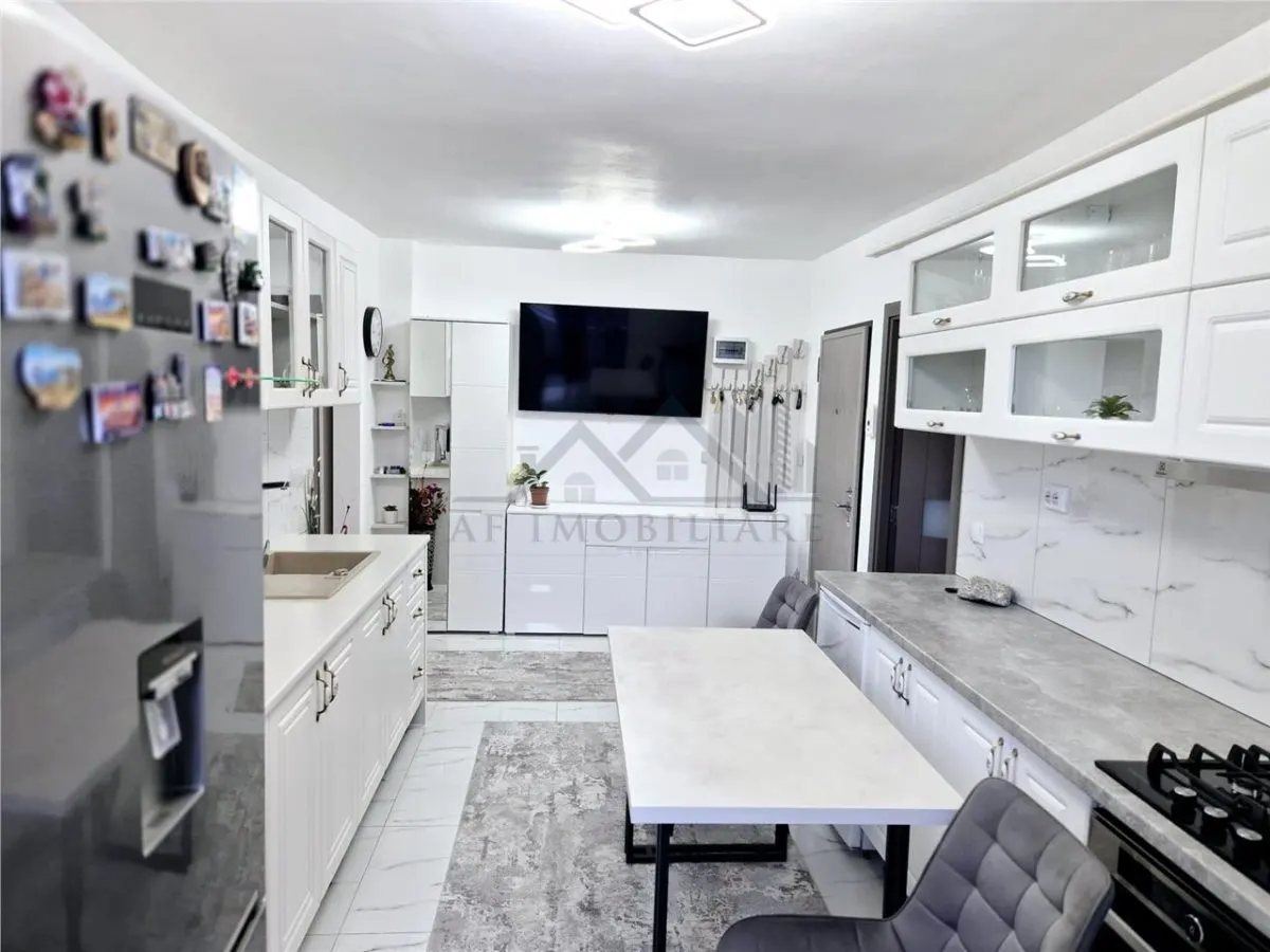 Apartament cu 3 camere de vanzare - foto 9