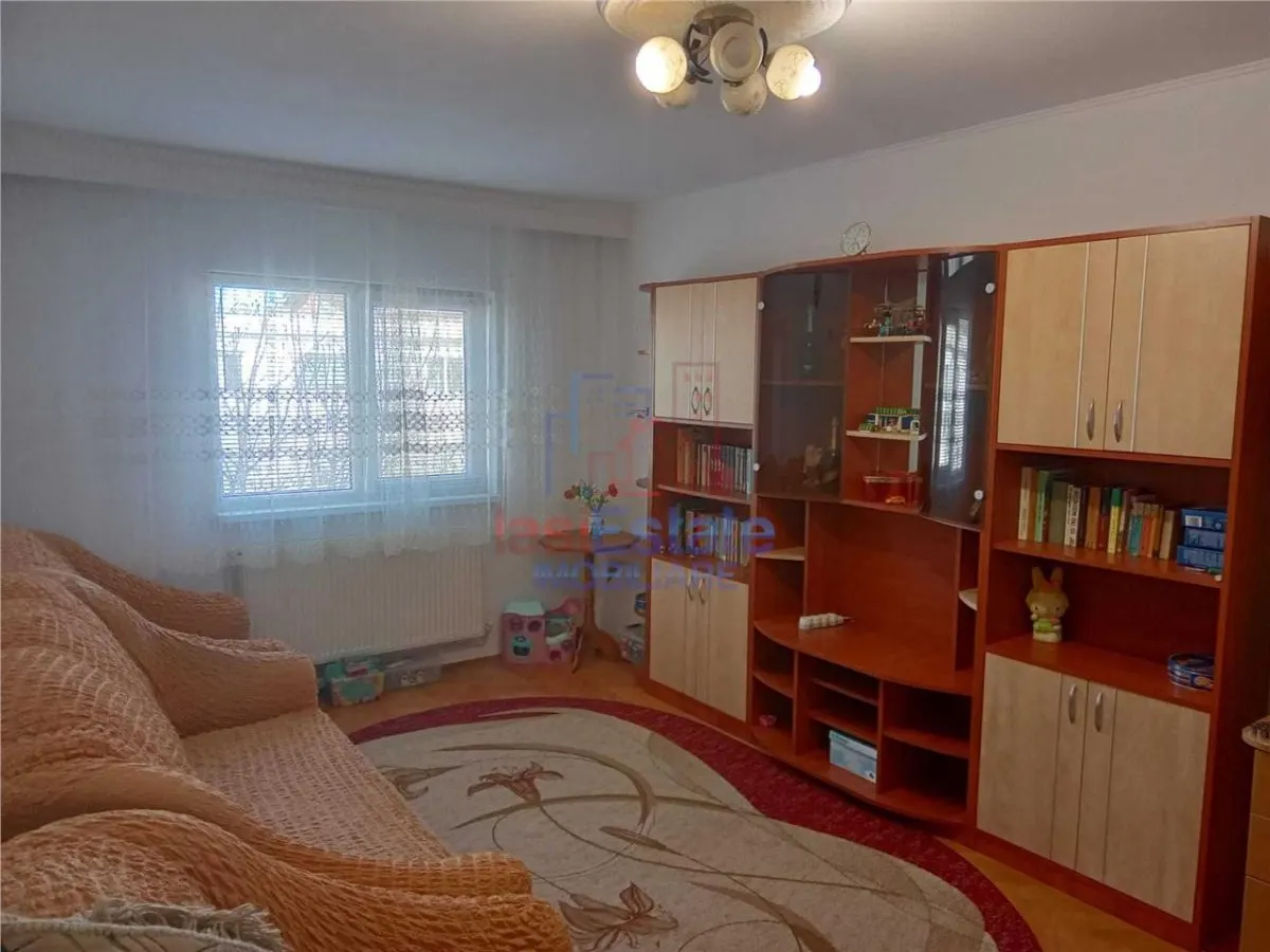 Apartament 3 camere Nicolina - foto 1