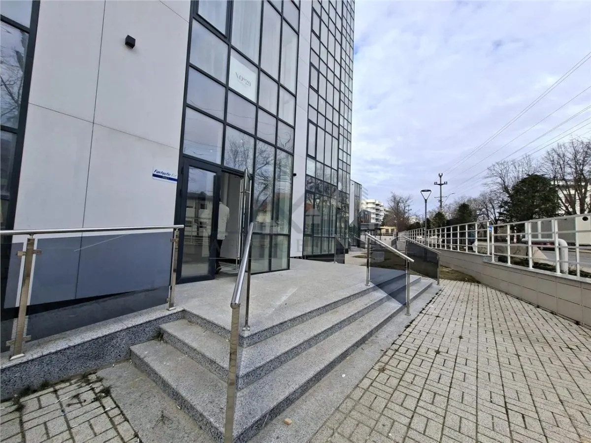 Spatiu comercial 108mp Azimut - Copou - foto 1