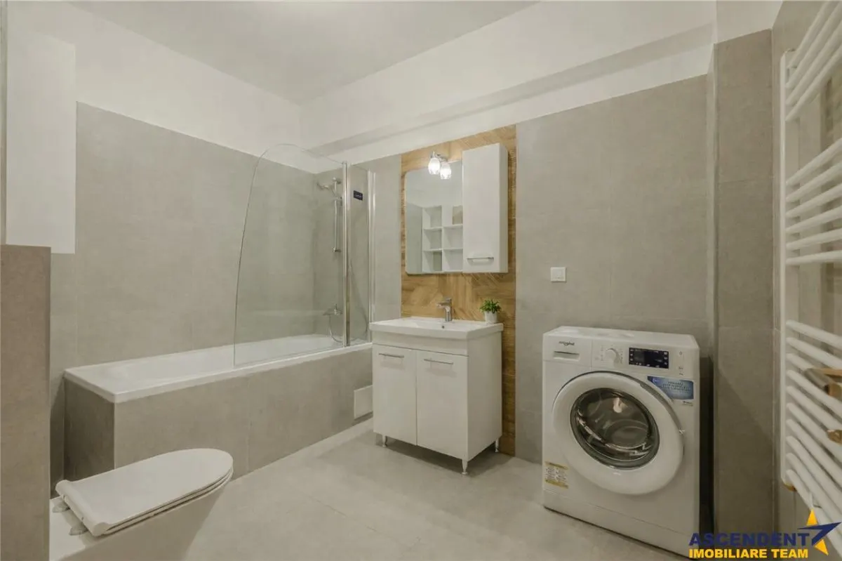 Apartament 2 camere,tip penthouse,mobilat.utilat.2 terase,100mp,Tractorul,Brasov. - foto 6