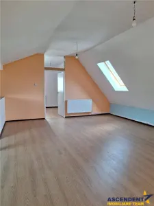 Resedinta/ spatiu profesional de inchiriat, Ghimbav – Central - Brasov