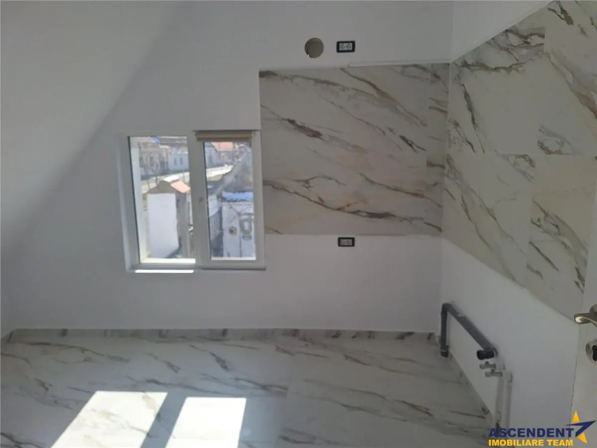 Resedinta/ spatiu profesional de inchiriat, Ghimbav – Central - foto 7