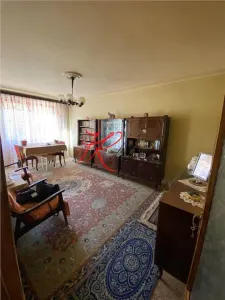 Vanzare apartament 3 camere Teiul Doamnei - foto 1
