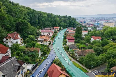 Vila cu potential,2 garaje,teren 1.080 mp,strada Marasesti,  Brasov - foto 2