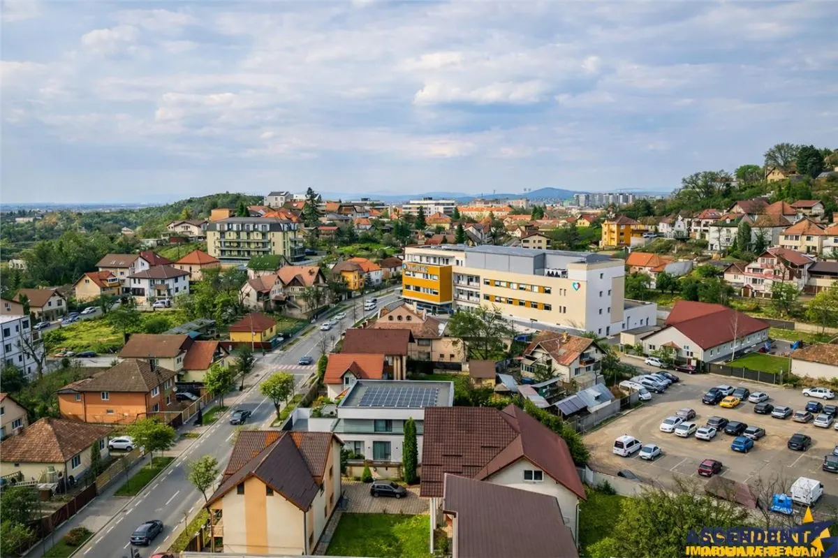 Vila cu potential,2 garaje,teren 1.080 mp,strada Marasesti,  Brasov - foto 4