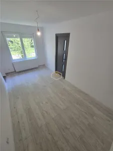 Apartament cu 2 camere, la parter | Complet renovat - Micro 14 - Satu Mare