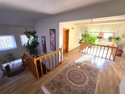 VIDEO | Vila, domeniu privat la Padurea Noroieni | Curte, foisor, jacuzzi - foto 23