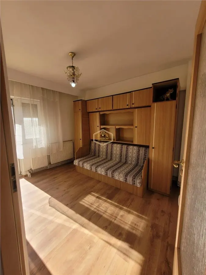 Apartament cu 3 camere langa Liceul Nr. 7 | Micro16 - foto 16